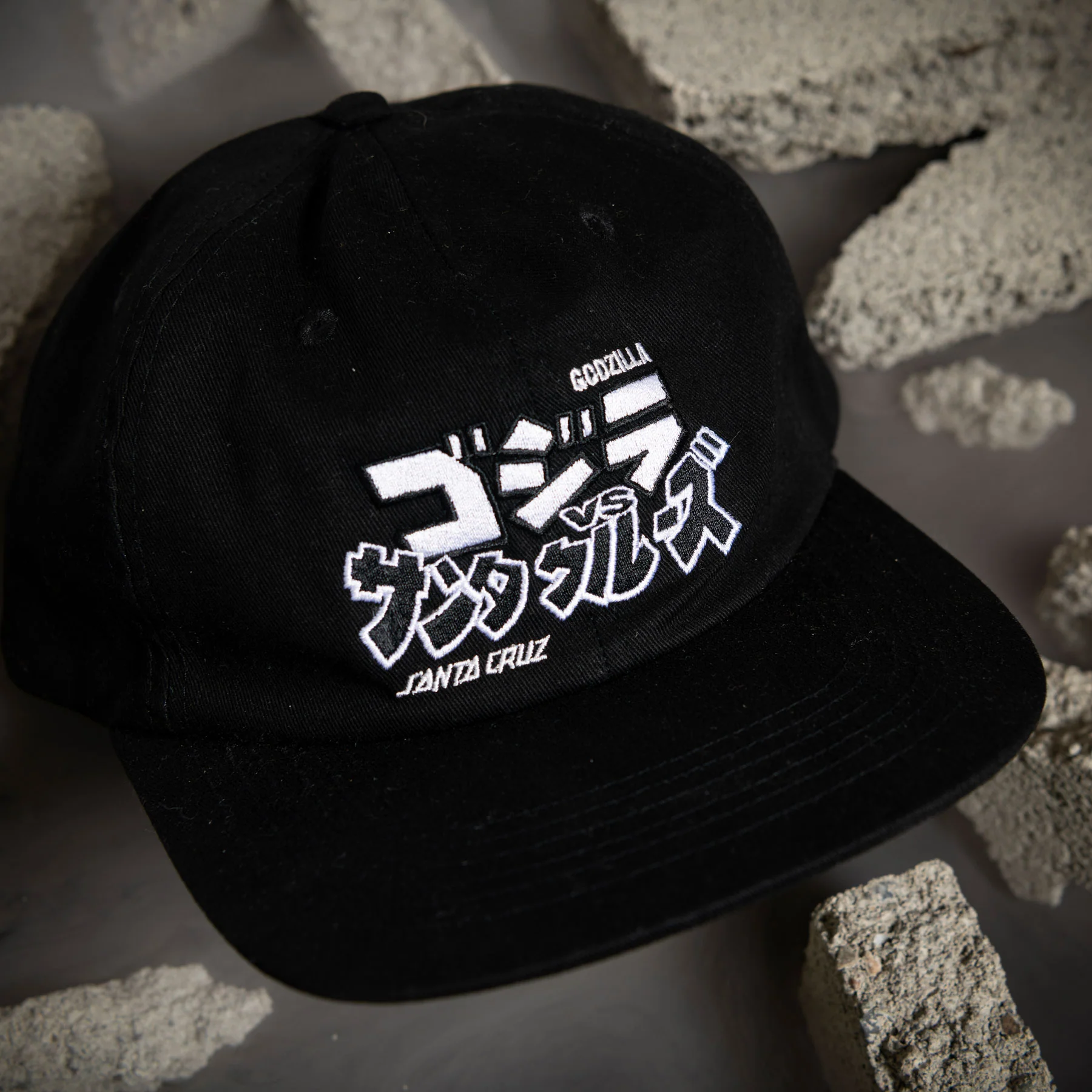 Santa Cruz Skateboards Hat Godzilla vs Snapback Black - Image 3
